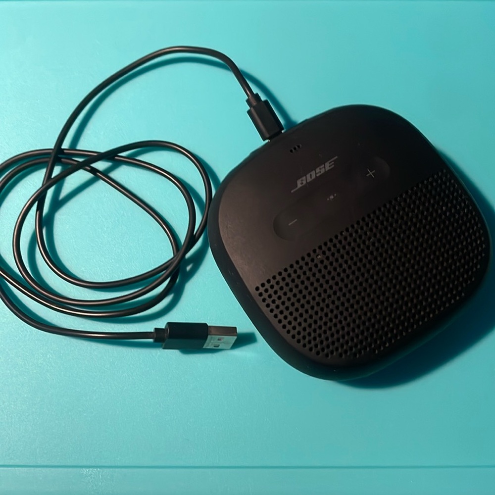 Bose portable Bluetooth soundlink micro in black